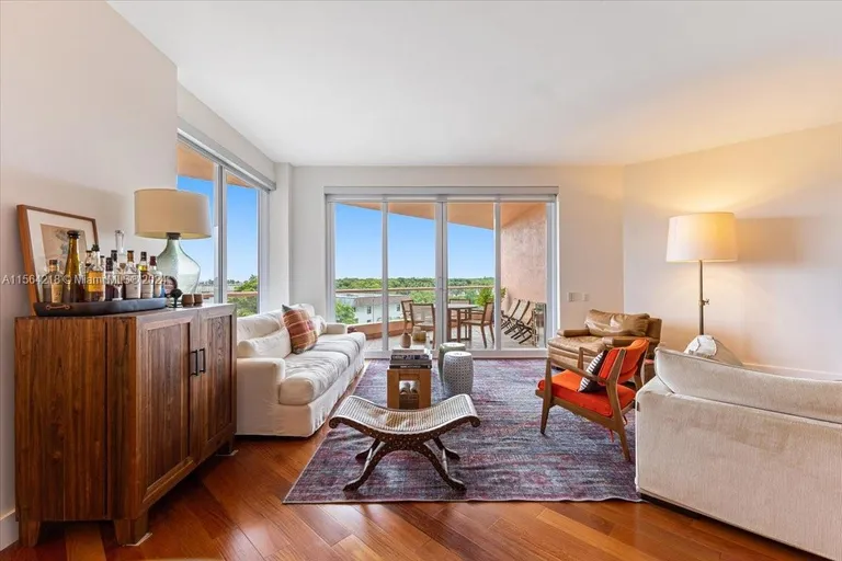 New York City Real Estate | View 10 Edgewater Dr, 5D | Listing | View 2