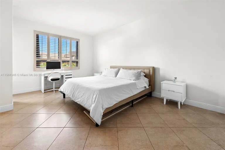 New York City Real Estate | View 151 Crandon Blvd, 320 | Listing | View 16