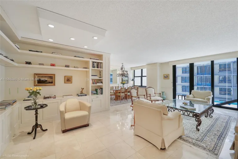 New York City Real Estate | View 9801 Collins Ave, 19H | Listing | View 6