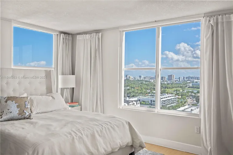 New York City Real Estate | View 1800 Sunset Harbour Dr, 1815 | 2 Beds, 2 Baths | View 1