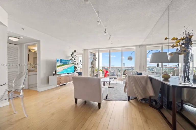 New York City Real Estate | View 1800 Sunset Harbour Dr, 1815 | Listing | View 8