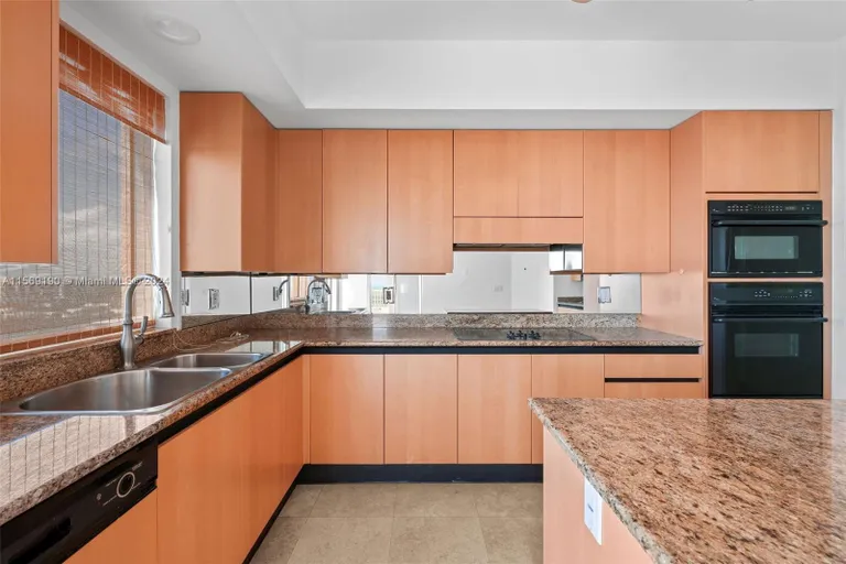 New York City Real Estate | View 785 Crandon Blvd, 905 | Listing | View 8