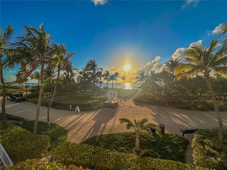 New York City Real Estate | View 9801 Collins Ave, 17Z Direct Ocean | Listing | View 27