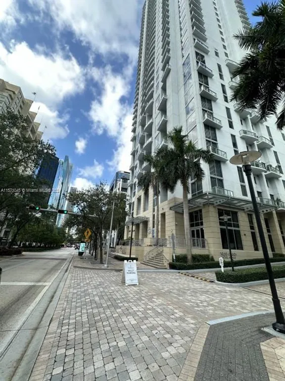 New York City Real Estate | View 1060 Brickell Ave, 2505 | 1 Bed, 1 Bath | View 1