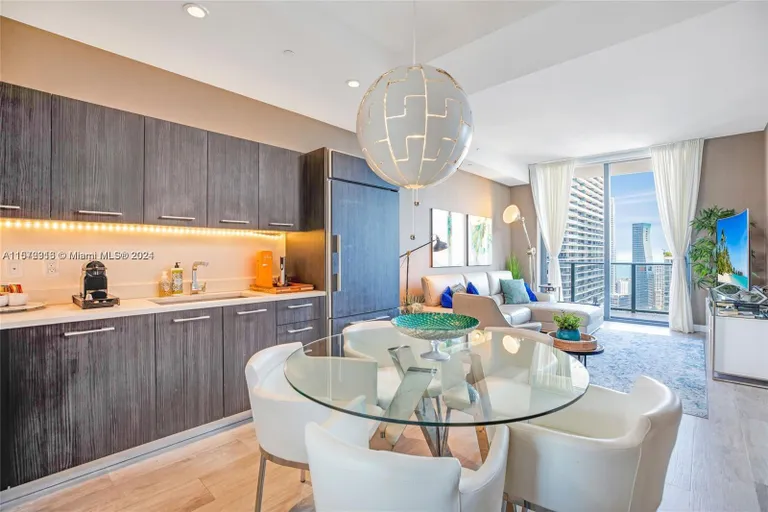 New York City Real Estate | View 45 SW 9th St, 4204 | Listing | View 6