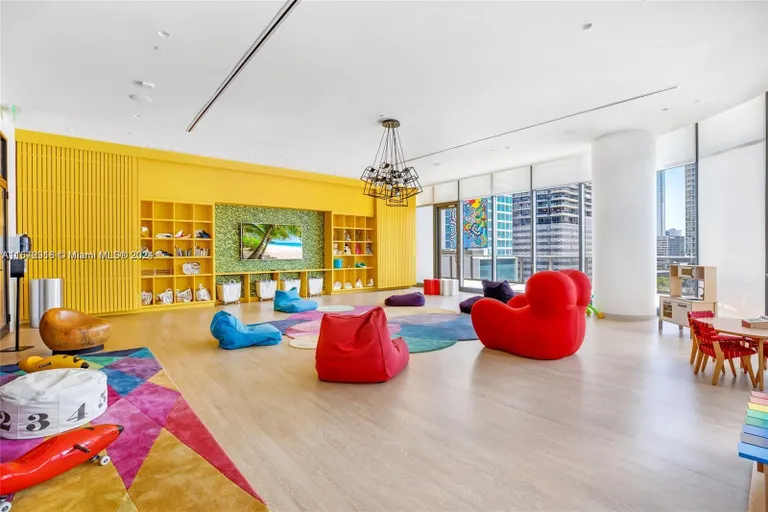 New York City Real Estate | View 45 SW 9th St, 4204 | Listing | View 33