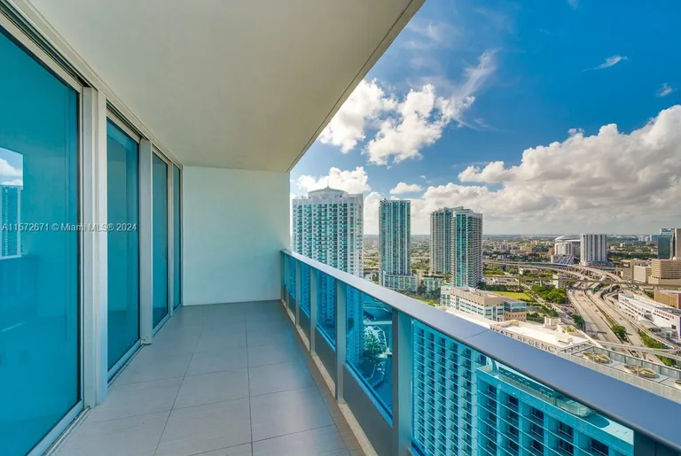 New York City Real Estate | View 200 Biscayne Boulevard Way, 3414 | 1 Bed, 1 Bath | View 1
