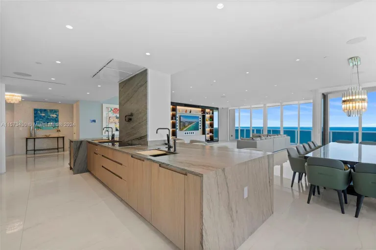 New York City Real Estate | View 10225 Collins Ave, 1402 | Listing | View 7