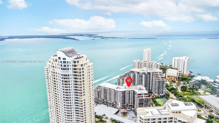New York City Real Estate | View 540 Brickell Key Dr, 702 | Listing | View 3