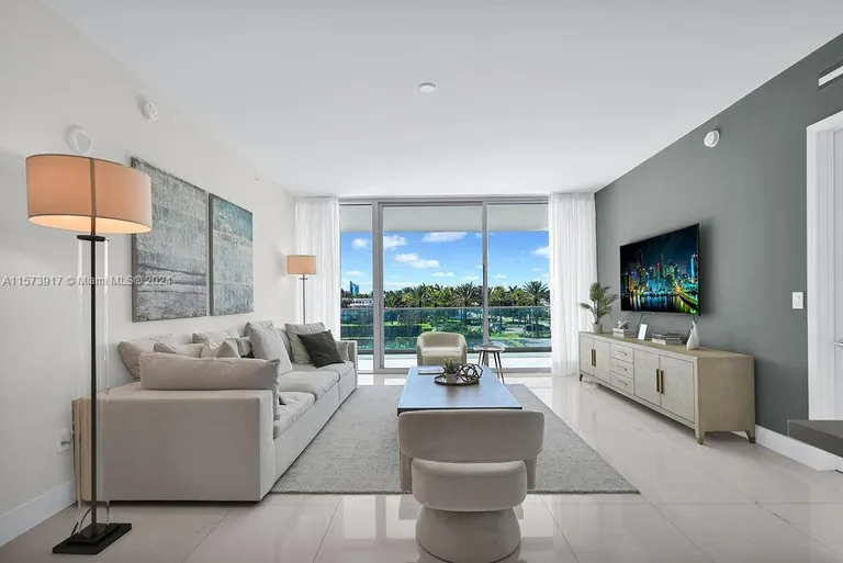 New York City Real Estate | View 10201 Collins Ave, 305 | Listing | View 2