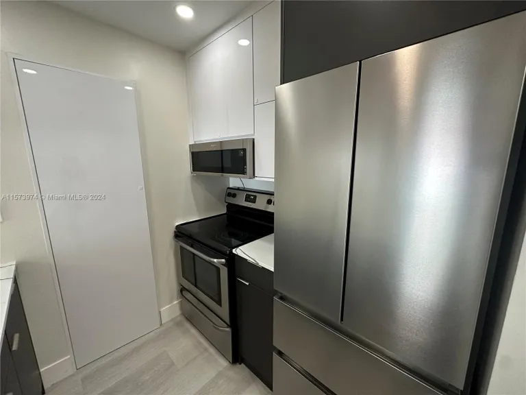 New York City Real Estate | View 800 N Miami Ave, E-1207 | Listing | View 5