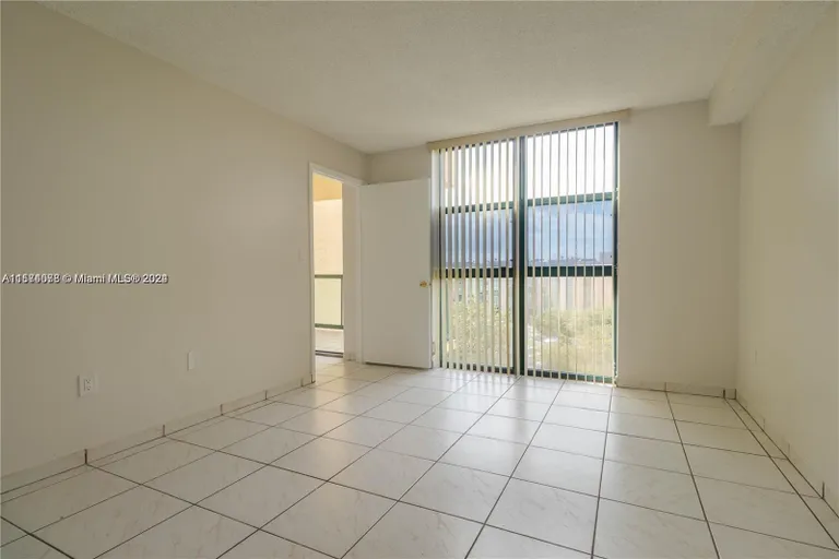 New York City Real Estate | View 11800 SW 18th St, 525-4 | Listing | View 8