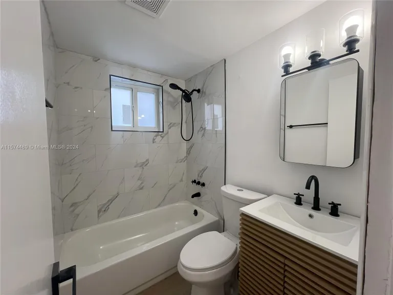 New York City Real Estate | View 1266 SW 6th St, 4 | Listing | View 3