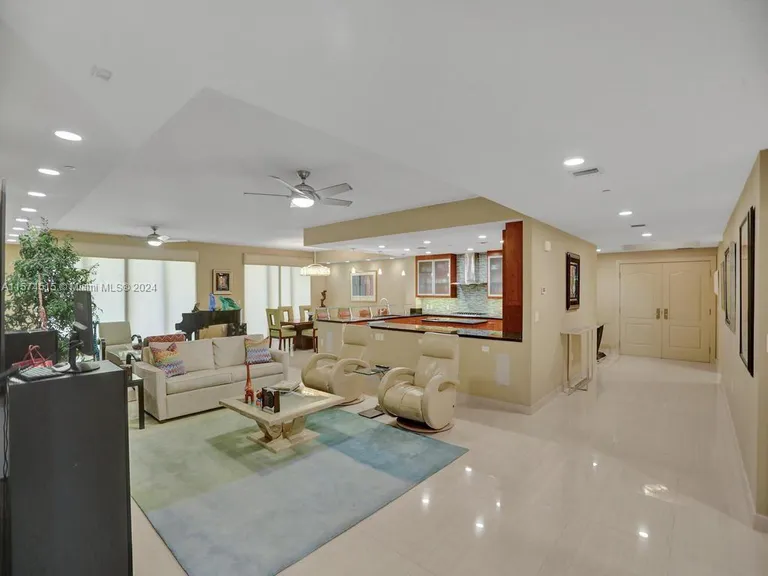 New York City Real Estate | View 3415 N Ocean Dr, 505 | Listing | View 4