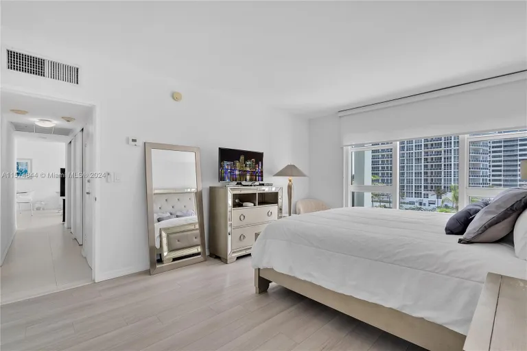 New York City Real Estate | View 10275 Collins Ave, 417 | Listing | View 22