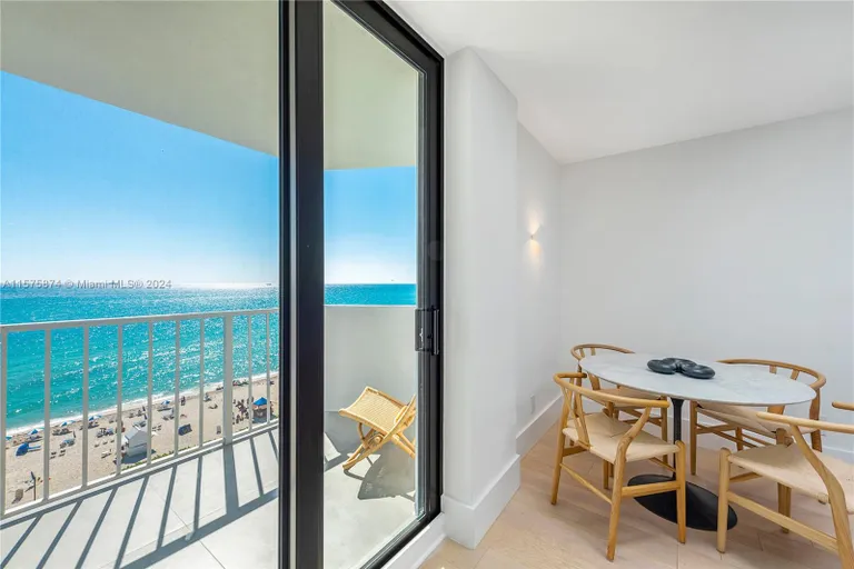 New York City Real Estate | View 4301 Collins Ave, 1006 | Listing | View 3