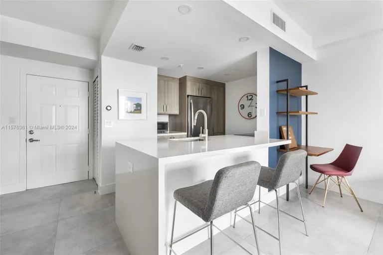 New York City Real Estate | View 275 NE 18th St, 1504 | 1 Bed, 1 Bath | View 1