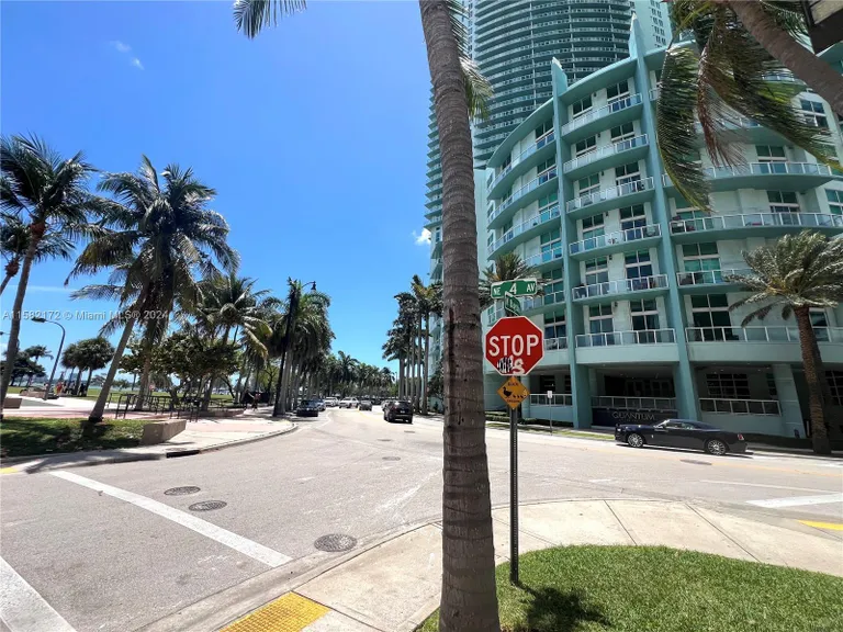 New York City Real Estate | View 2001 Biscayne Blvd, 2402 | Listing | View 71