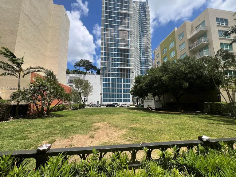 New York City Real Estate | View 2001 Biscayne Blvd, 2402 | Listing | View 52