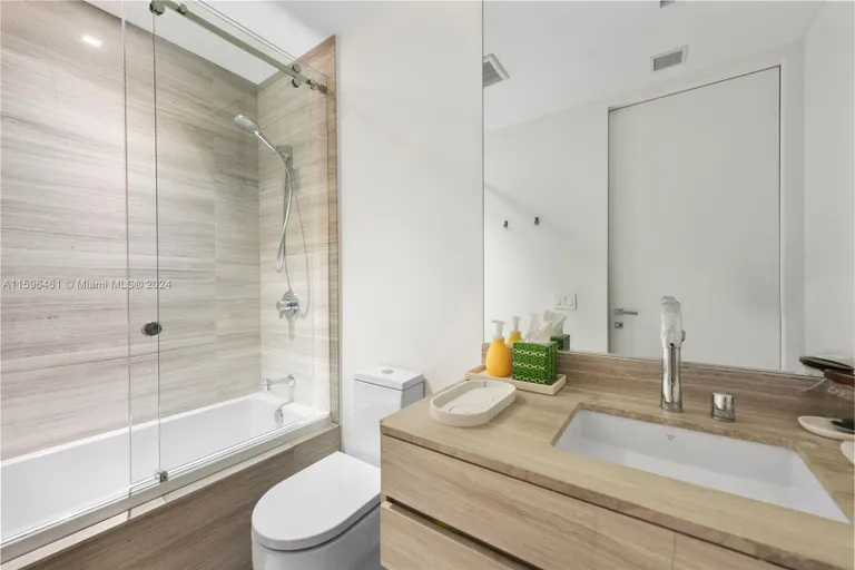 South Florida Real Estate | View 18975 Collins Ave, 1403 | Listing | View 17