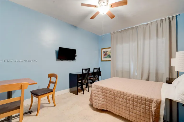 South Florida Real Estate | View 1680 E James Ave | Listing | View 7