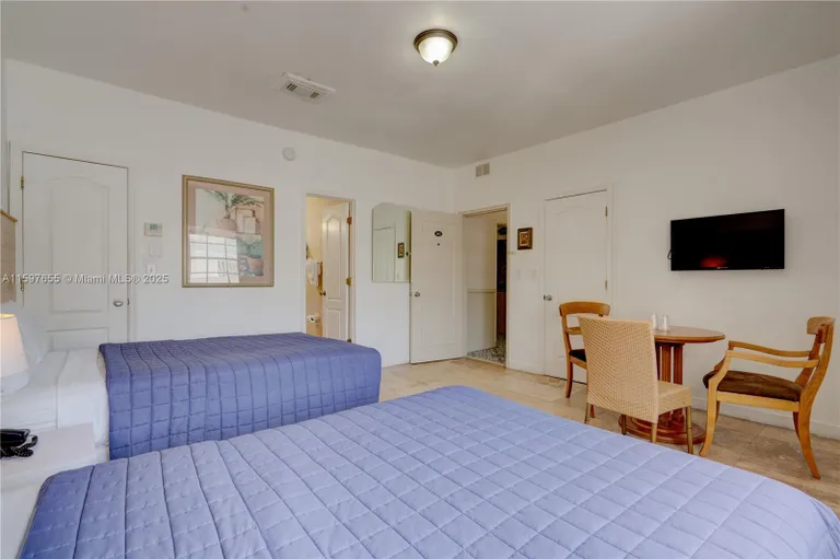 South Florida Real Estate | View 1680 E James Ave | Listing | View 43
