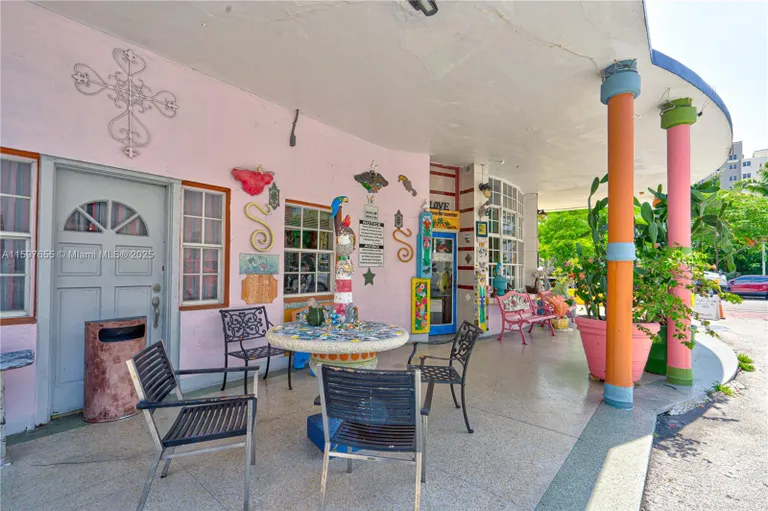 South Florida Real Estate | View 1680 E James Ave | Listing | View 3