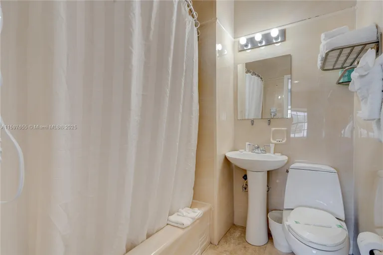 South Florida Real Estate | View 1680 E James Ave | Listing | View 44