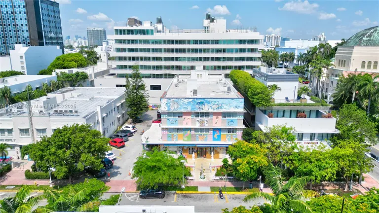 South Florida Real Estate | View 1680 E James Ave | View 1