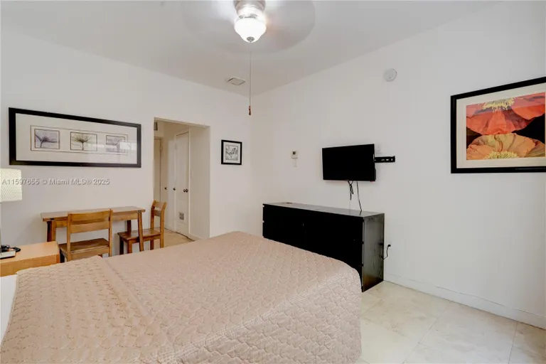 South Florida Real Estate | View 1680 E James Ave | Listing | View 15