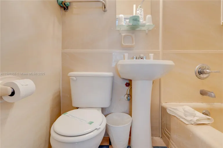 South Florida Real Estate | View 1680 E James Ave | Listing | View 30