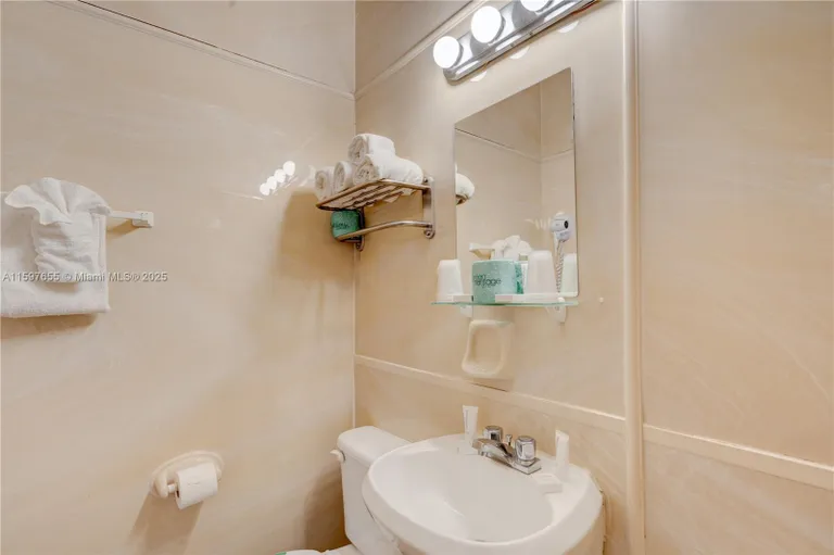 South Florida Real Estate | View 1680 E James Ave | Listing | View 32