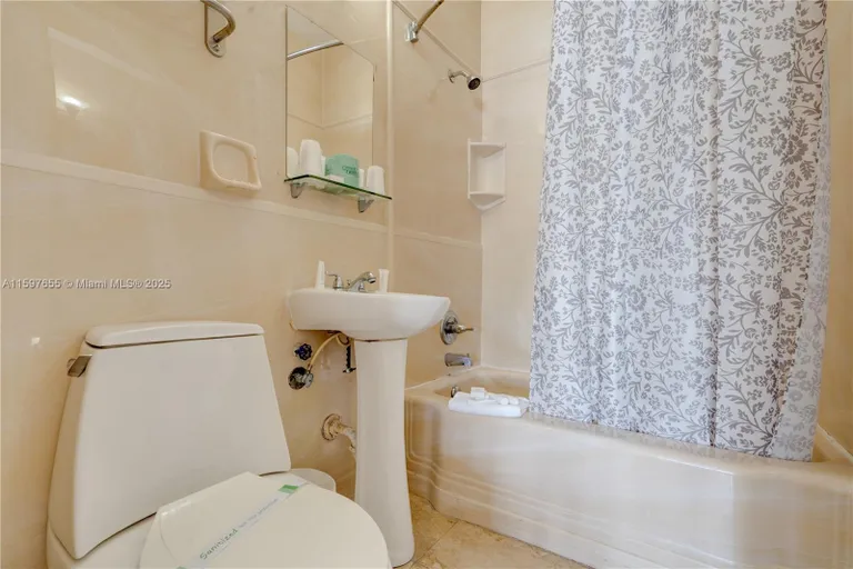 South Florida Real Estate | View 1680 E James Ave | Listing | View 25