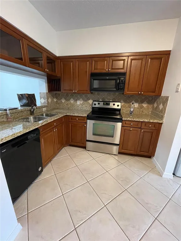 16680 Hemingway Dr, Weston, FL 33326 Property for sale