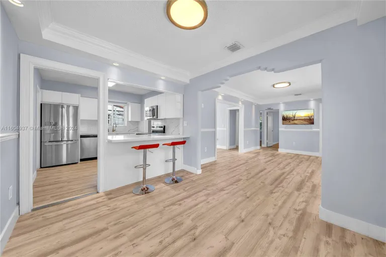 New York City Real Estate | View 2001 SW 37th Ave, 1 | 3 Beds, 2 Baths | View 1