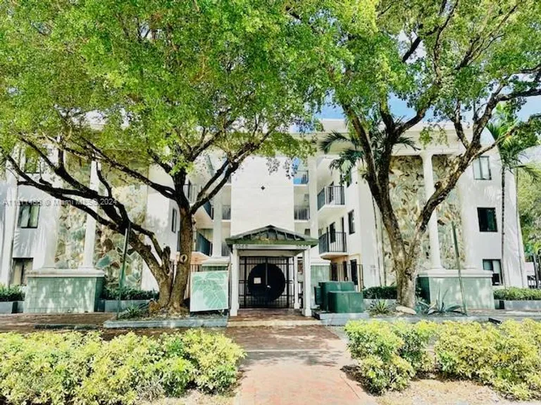 South Florida Real Estate | View 3242 Mary St, S214 | 1 Bed, 1 Bath | View 1