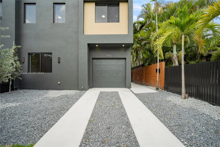 South Florida Real Estate | View 2962 W Trade Ave, 2962 | 5 Beds, 5 Baths | View 1