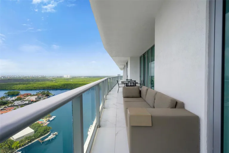 New York City Real Estate | View 330 Sunny Isles Blvd, 5-LPH02 | Listing | View 5