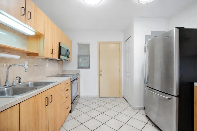 New York City Real Estate | View 1950 W 54th St, 312 | 2 Beds, 2 Baths | View 1