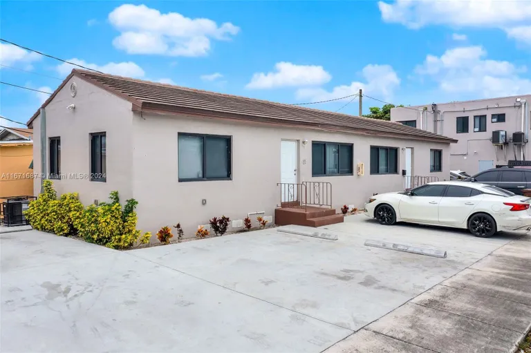 South Florida Real Estate | View 11 W 16 St, 11 | 2 Beds, 1 Bath | View 1
