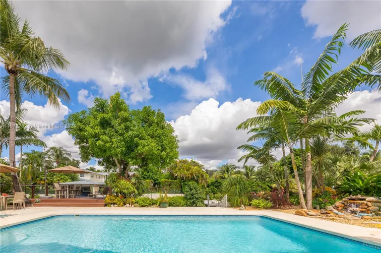 1001 S Alhambra Cir, Coral Gables, FL 33146 Property for sale