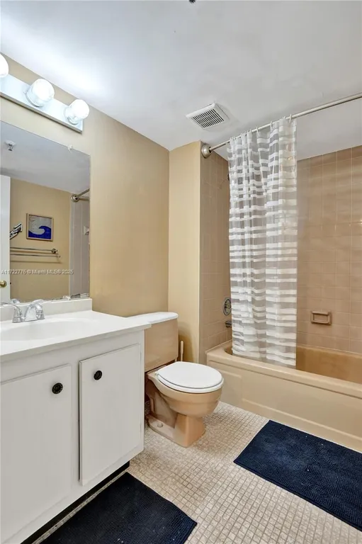 South Florida Real Estate | View 4570 NW 18th Ave, 202 | Listing | View 20