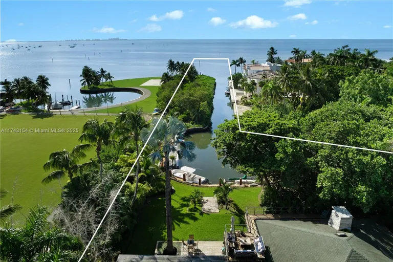 South Florida Real Estate | View 3373 Poinciana Ave | Listing | View 8