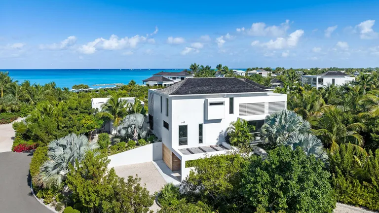 Turks and Caicos Real Estate | View BEACH ENCLAVE GRACE BAY, 8 | Listing | View 3