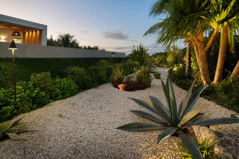 Turks and Caicos Real Estate | View BEACH ENCLAVE GRACE BAY, 8 | Listing | View 57