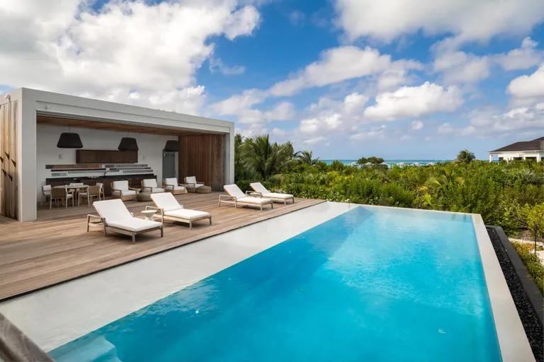 Turks and Caicos Real Estate | View BEACH ENCLAVE GRACE BAY, 8 | Listing | View 32
