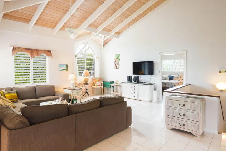 Turks and Caicos Real Estate | View 62 TURTLE COVE DRIVE | 4 Beds, 3 Baths | View 1