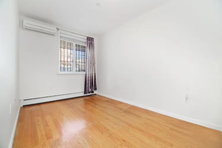 New York City Real Estate | View 98 Bay 20th Street, 1A | room 4 | View 5