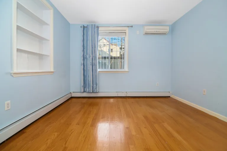 New York City Real Estate | View 98 Bay 20th Street, 1A | room 2 | View 3