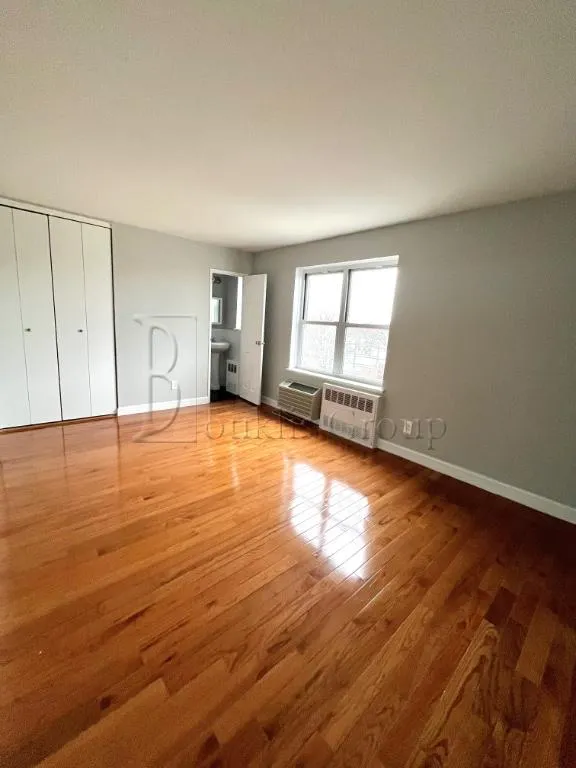 New York City Real Estate | View 16-66 Bell Blvd, 424 | room 2 | View 3